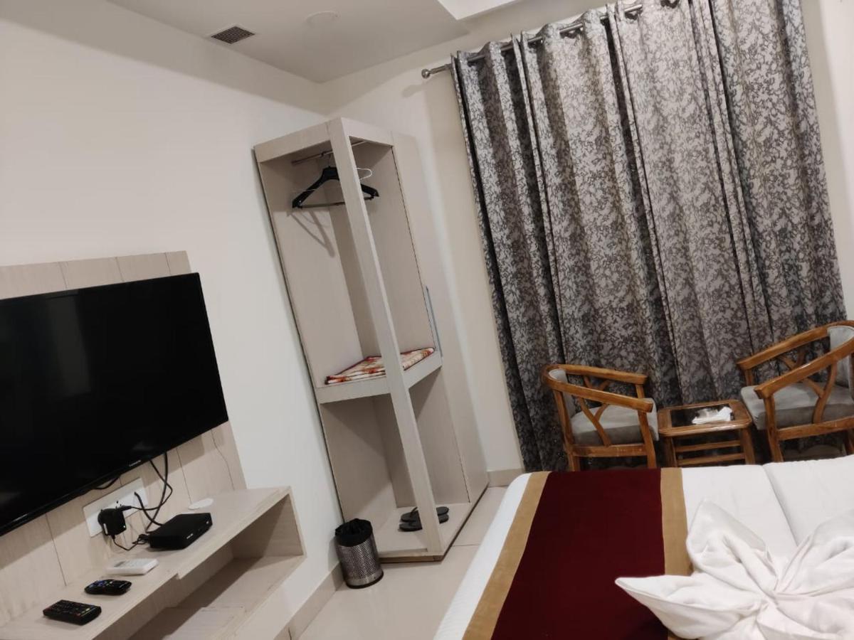 Hotel Hamilton Zirakpur Экстерьер фото